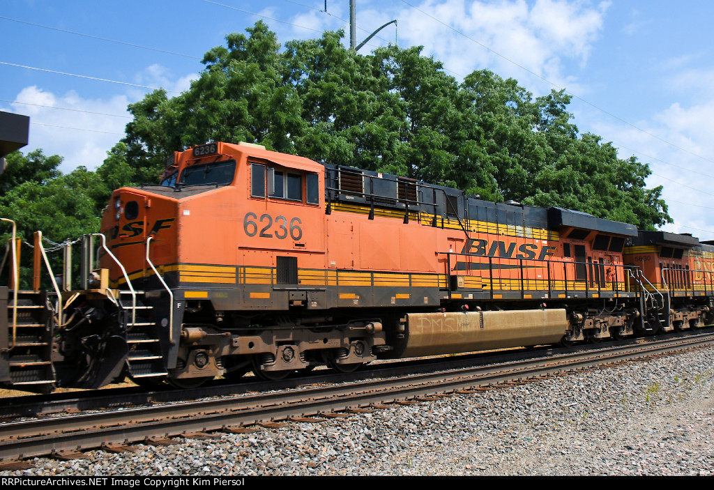 BNSF 6236